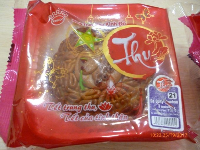 B&aacute;nh trung thu bị nấm mốc nghi l&agrave; của c&ocirc;ng ty Kinh Đ&ocirc;