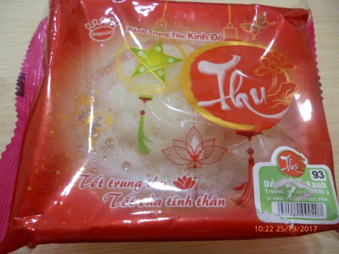 B&aacute;nh trung thu bị nấm mốc nghi l&agrave; của c&ocirc;ng ty Kinh Đ&ocirc;