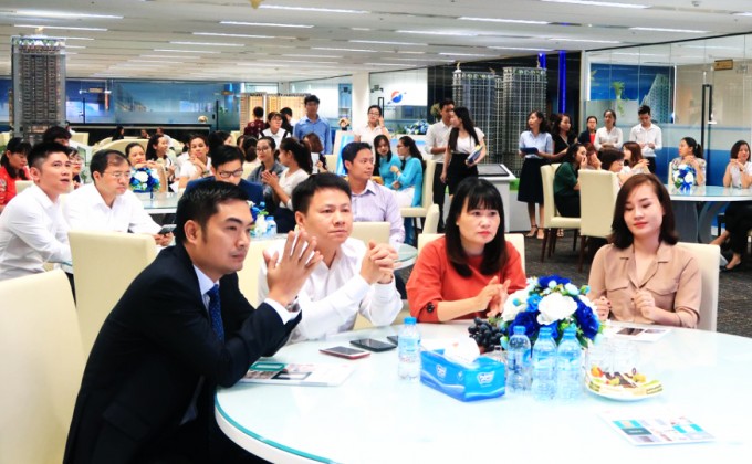 Ban l&atilde;nh đạo Tập đo&agrave;n Sunshine tham dự Lễ k&yacute; kết hợp t&aacute;c chiến lược.