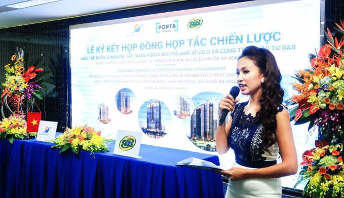 MC truyền h&igrave;nh nổi tiếng Nguyễn Thanh V&acirc;n (V&acirc;n Hugo) với vai tr&ograve; dẫn chương tr&igrave;nh