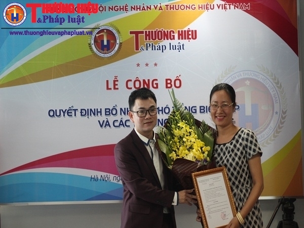 Đồng thời, Tạp ch&iacute; điện tử Thương hiệu v&agrave; Ph&aacute;p luật cũng bổ nhiệm b&agrave; Nguyễn Mỹ Hạnh l&agrave;m Trưởng Ban Văn ho&aacute;