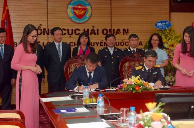 Hải quan ch&iacute;nh thức triển khai thu ng&acirc;n s&aacute;ch 24/7