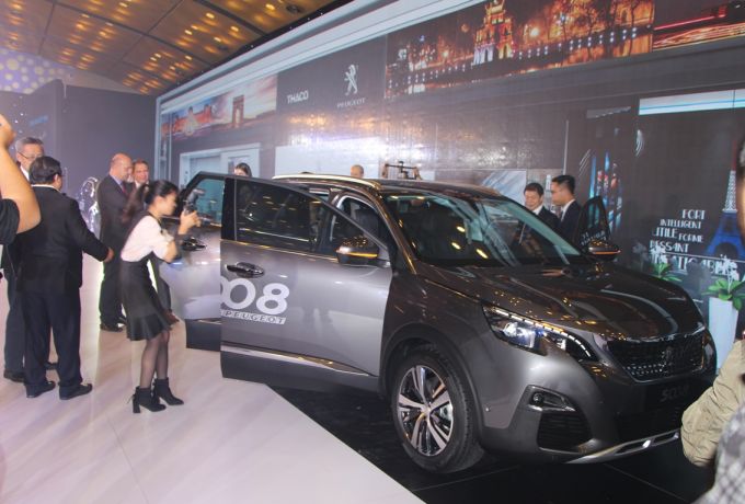 Giới thiệu thế hệ sản phẩm suv ho&agrave;n to&agrave;n mới PEUGEOT 5008 & 3008