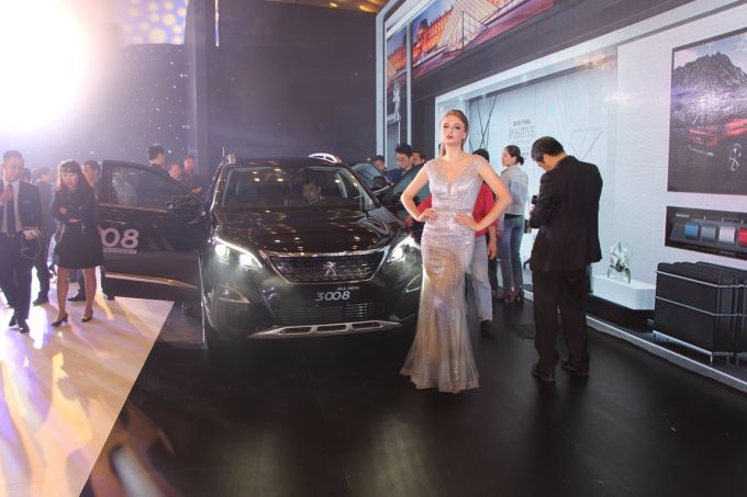 Giới thiệu thế hệ sản phẩm suv ho&agrave;n to&agrave;n mới PEUGEOT 5008 & 3008