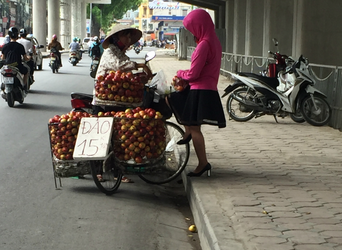 Nếu kh&ocirc;ng quan s&aacute;t kỹ th&igrave; sẽ kh&ocirc;ng thấy số 1/2 v&agrave; sẽ nhầm tưởng l&agrave; 1kg.