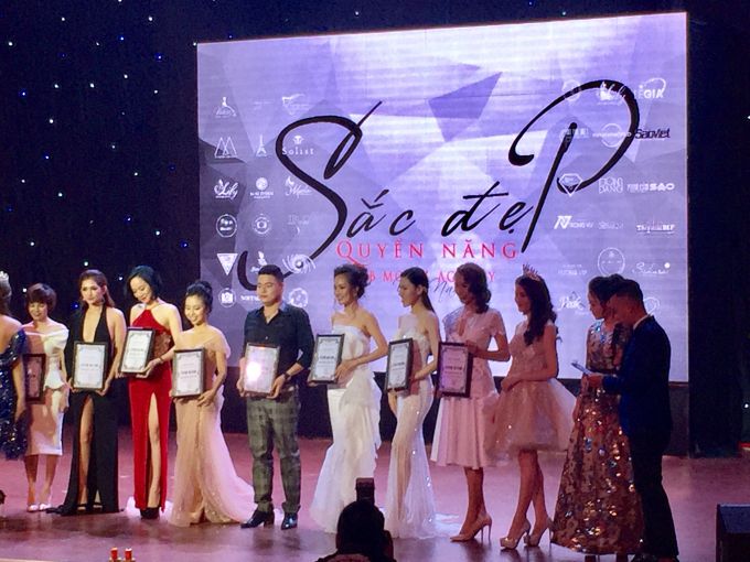 Tận mắt chứng kiến cuộc thi người đẹp “chui” giữa Hà Nội