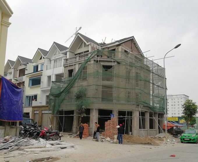 H&agrave;ng loạt c&aacute;c c&ocirc;ng tr&igrave;nh được chủ sở hữu thay đổi kết cấu tại Dự &aacute;n.