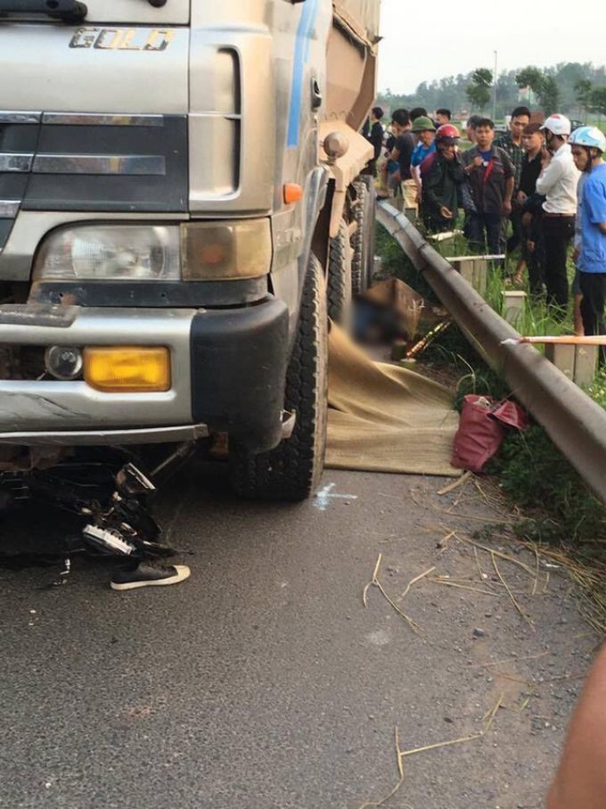 Tin mới nhất vụ xe tải lấn làn cán chết 2 anh em ở Bắc Giang
