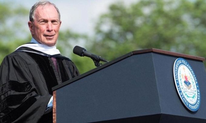Tỷ phú Bloomberg Đừng chọn việc theo lương