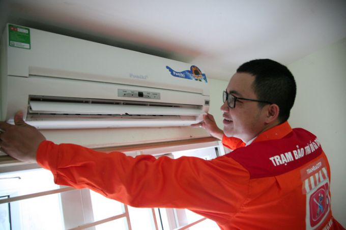 Shipper trở thành nghề hái ra tiền giữa nắng nóng.