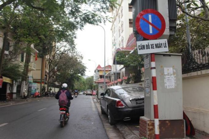 Thi Sách là tuyến phố đỗ xe chẵn, lẻ tiếp theo tại Hà Nội