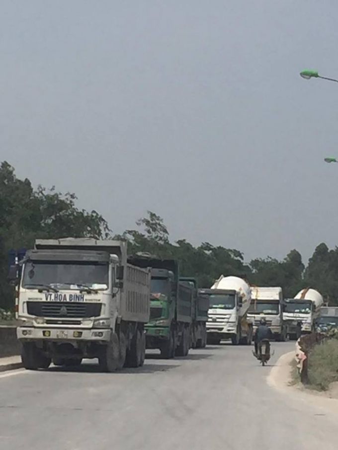 1. Binh đoàn giặc quá tải hoành hành