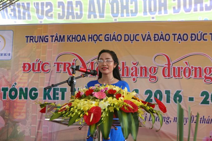 Bà Nguyễn Thị Thanh Lan - Giám đốc Trung tâm khoa học và giáo dục đào tạo Đức Trí phát biểu tại buổi lễ