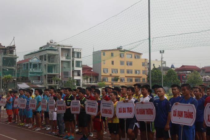 C&aacute;c đội b&oacute;ng tham dự giải b&oacute;ng đ&aacute; thanh ni&ecirc;n huyện Ba V&igrave; năm 2017