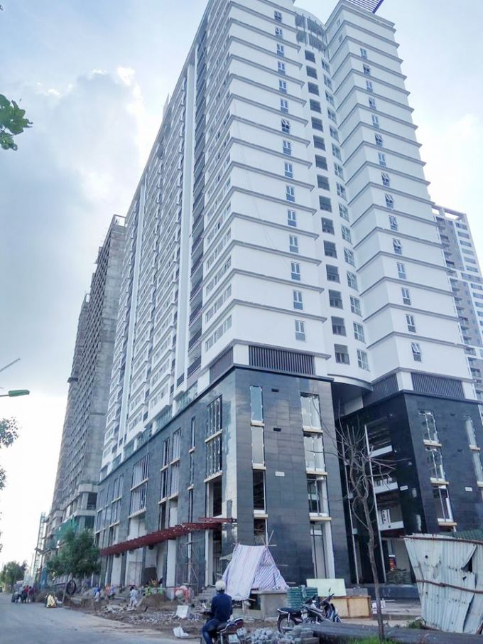 T&ograve;a nh&agrave; N02 &ndash; T3 an tọa tại Khu đo&agrave;n Ngoại giao, phường Xu&acirc;n Tảo (Bắc Từ Li&ecirc;m, H&agrave; Nội) do C&ocirc;ng ty CP Bất Động sản Quang Minh l&agrave;m chủ đầu tư đ&atilde; dừng đưa c&ocirc;ng trinh v&agrave;o hoạt động khi chưa được nghiệm thu về PCCC.