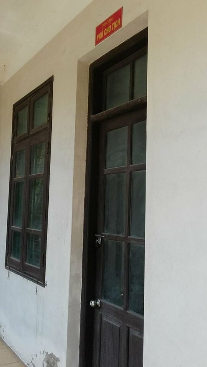 Ph&ograve;ng Ph&oacute; Chủ tịch UBND x&atilde; Nhật T&acirc;n (Kim Bảng, H&agrave; Nam) kh&oacute;a cửa k&iacute;n m&iacute;t trong giờ h&agrave;nh ch&iacute;nh.
