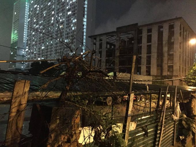 DỰ &aacute;n b&atilde;i đỗ xe tĩnh của C&ocirc;ng ty Cổ phần Mai Linh Đ&ocirc;ng Đ&ocirc; hiện được l&agrave;m b&atilde;i để xe taxi v&agrave; xe tải v&agrave; kh&ocirc;ng c&oacute; c&acirc;y xanh