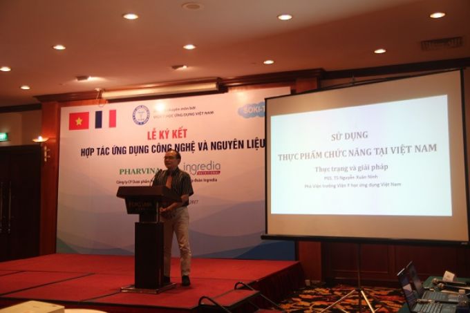 PGS.TS Nguyễn Xu&acirc;n Ninh, Ph&oacute; Viện trưởng - Viện Y học ứng dụng khuyến c&aacute;o nh&agrave; sản xuất.
