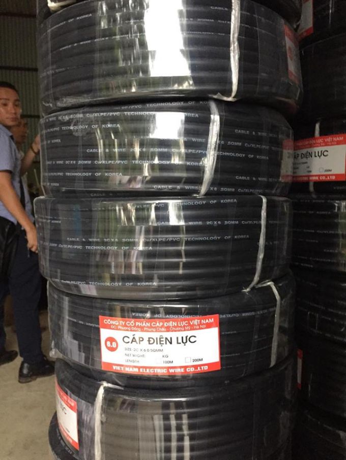 Sản phẩm của cơ sở sản xuất d&acirc;y điện n&agrave;y d&aacute;n tem C&ocirc;ng ty Cp C&aacute;p điện lực Việt Nam. Nhưng Chi cục Thuế Chương Mỹ cho biết c&ocirc;ng ty n&agrave;y đ&atilde; ngừng đ&oacute;ng Thuế năm 2015.