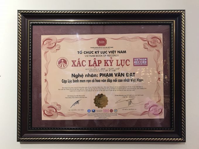 Chiêm ngưỡng bộ sưu tập gốm dát vàng độc đáo nhất Việt Nam