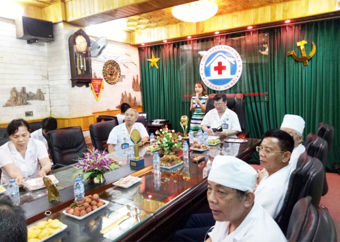 Bệnh viện c&oacute; h&agrave;ng trăm c&aacute;c y, b&aacute;c sỹ, nh&acirc;n vi&ecirc;n c&oacute; kinh nghiệm l&acirc;u năm trong ng&agrave;nh y
