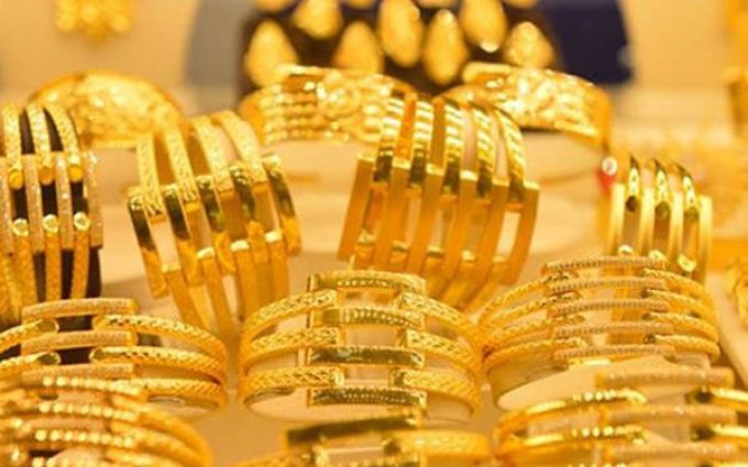 Giá vàng hôm nay 210 Giá vàng đầu tháng tiếp tục đi xuống