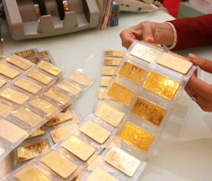 Giá vàng hôm nay 2510 Tiếp tục xuống dốc “ không phanh”