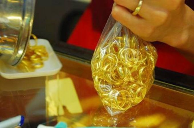 Giá vàng hôm nay 2811 USD rớt giá, vàng tiếp tục thăng hoa