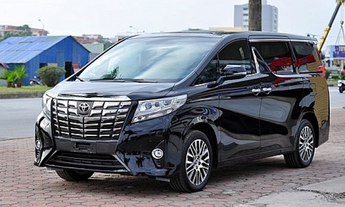 Toyota Alphard l&agrave; mẫu xe ế ẩm nhất thị trường &ocirc; t&ocirc; th&aacute;ng 11.