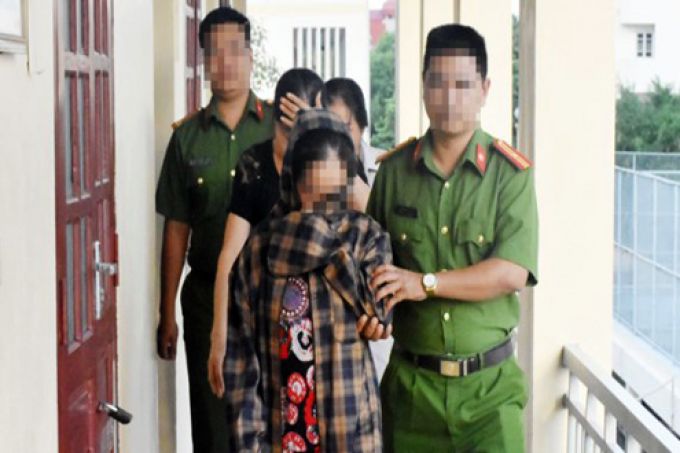 đối tượng tổ chức đ&aacute;nh bạc bị bắt giữ