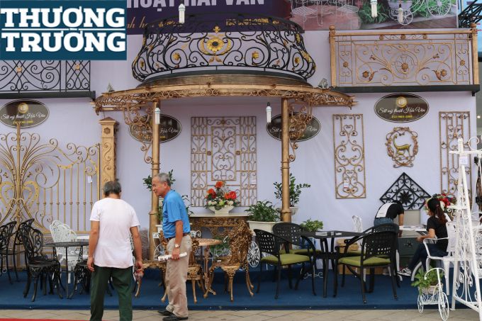 Gian trưng b&agrave;y nội ngoại thất đẹp mắt thu h&uacute;t nhiều kh&aacute;ch h&agrave;ng gh&eacute; thăm
