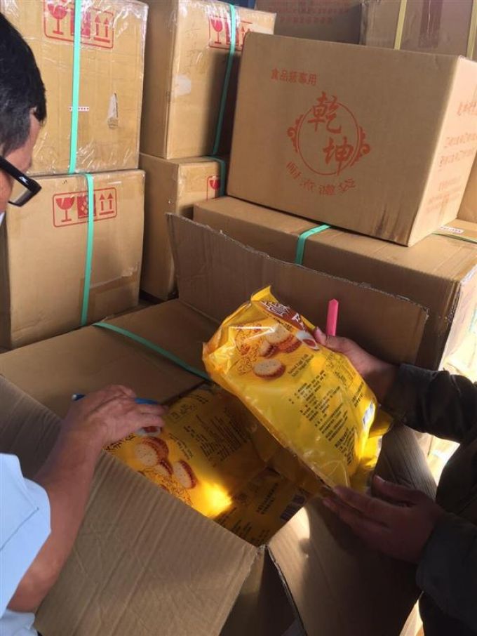 TP.HCM Vừa bắt giữ container mỹ phẩm nhập lậu