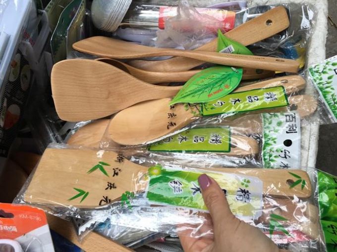 Hiểm họa từ thìa đũa gỗ phủ sơn bóng, véc-ni